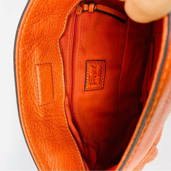 Fossil Leather Clutch Purse - Picture 5 of 9